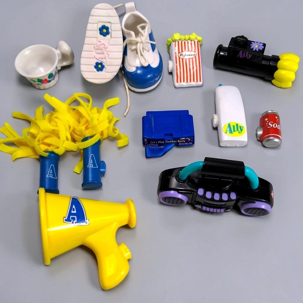 VTG 1999 Playmates Amazing Ally Doll Accessories Cheerleader Slumber Party Lot